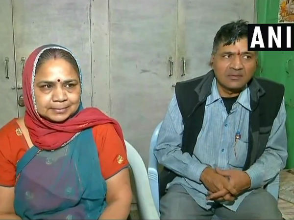 রাজস্থানে একে অপরের বিরুদ্ধে ভোট প্রার্থী হ্যাপিলি ম্যারেড স্বামী-স্ত্রী, কারণ জানলে অবাক হবেন রাজস্থানে একে অপরের বিরুদ্ধে ভোট প্রার্থী হ্যাপিলি ম্যারেড স্বামী-স্ত্রী, কারণ জানলে অবাক হবেন