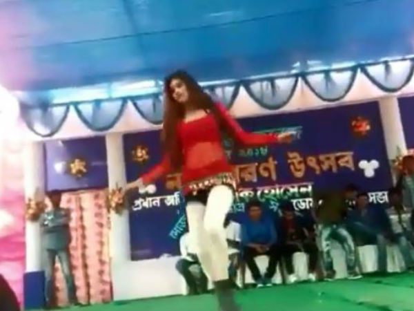 ডোমকলে নবীন বরণের অনুষ্ঠানে চটুল নাচ জমাল আসর, দেখুন ভিডিও ডোমকলে নবীন বরণের অনুষ্ঠানে চটুল নাচ জমাল আসর, দেখুন ভিডিও