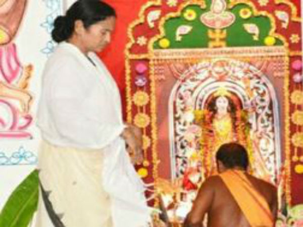 এবারই প্রথম শুভেন্দুর গড়ে তৈরি মুখ্যমন্ত্রীর বাড়ির প্রতিমা! শুরু জল্পনা এবারই প্রথম শুভেন্দুর গড়ে তৈরি মুখ্যমন্ত্রীর বাড়ির প্রতিমা! শুরু জল্পনা
