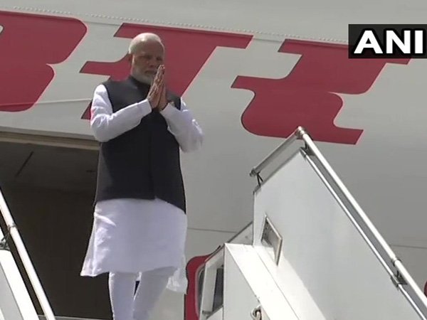 জি২০ সম্মেলনে অংশ নিতে নরেন্দ্র মোদী পা রাখলেন আর্জেন্তিনায় জি২০ সম্মেলনে অংশ নিতে নরেন্দ্র মোদী পা রাখলেন আর্জেন্তিনায়