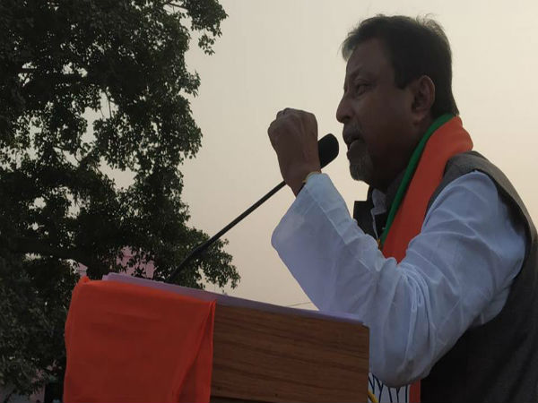কেন মমতার সঙ্গে দিলেন ব্যাখ্যা