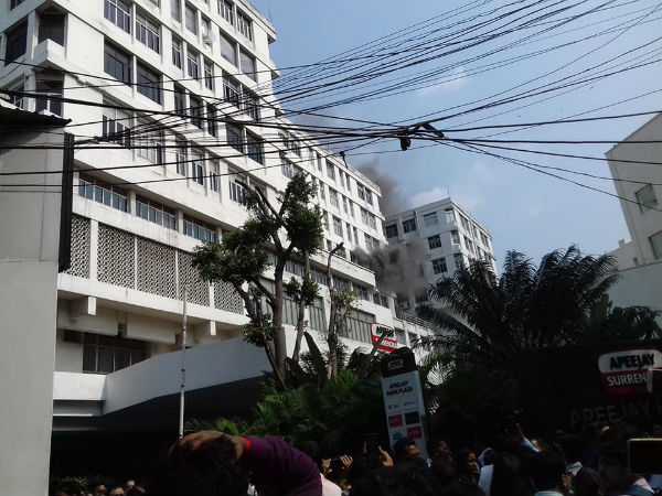 আগুন আতঙ্ক পাশের বিল্ডিং-এও