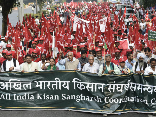 আজ দিল্লিতে সংসদ ভবন অভিযানে লক্ষাধিক কৃষক আজ দিল্লিতে সংসদ ভবন অভিযানে লক্ষাধিক কৃষক