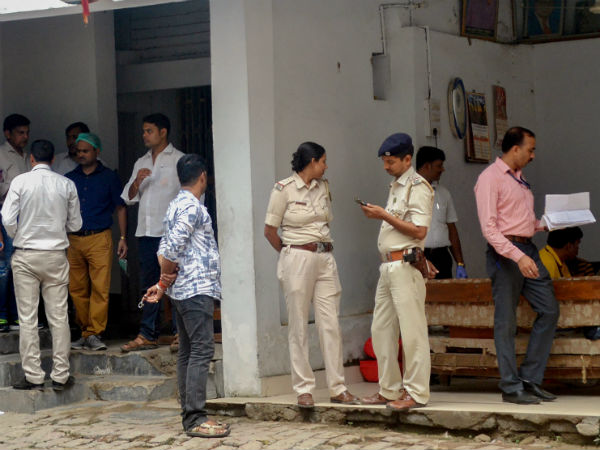 বিহার শেল্টার হোম মামলায় ভুল শোধরাতে ২৪ ঘণ্টা সময় দিল সুপ্রিম কোর্ট বিহার শেল্টার হোম মামলায় ভুল শোধরাতে ২৪ ঘণ্টা সময় দিল সুপ্রিম কোর্ট