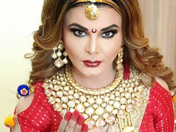 তনুশ্রীকে তোপ