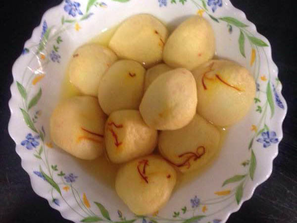 মিষ্টি হাবে রসগোল্লার স্টল