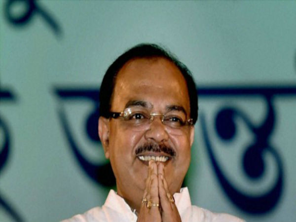 নতুন মেয়রকে সাহায্যের প্রস্তাব