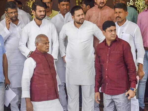 বিবাহ বিচ্ছেদের দু'দিন আগে কোথায় গিয়েছিলেন তেজ?