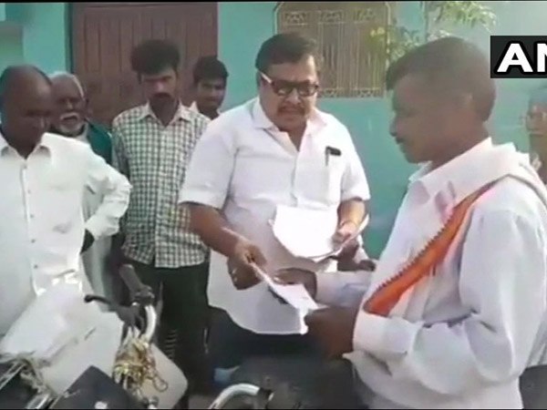 জুতো পেটা খেতেও দ্বিধা নেই