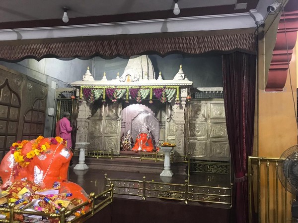 জেতাবেন দেবীই! বিজেপি শাসিত রাজ্যে নির্দিষ্ট মন্দির শরণে মুখ্যমন্ত্রী-সহ অন্যরা জেতাবেন দেবীই! বিজেপি শাসিত রাজ্যে নির্দিষ্ট মন্দির শরণে মুখ্যমন্ত্রী-সহ অন্যরা