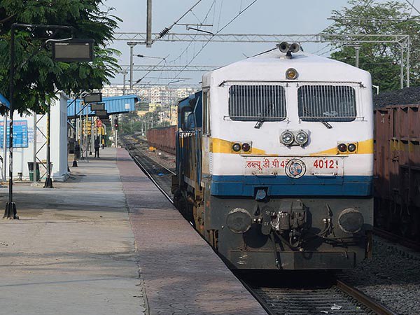 শ্রীলঙ্কা ভ্রমণ আলাদা