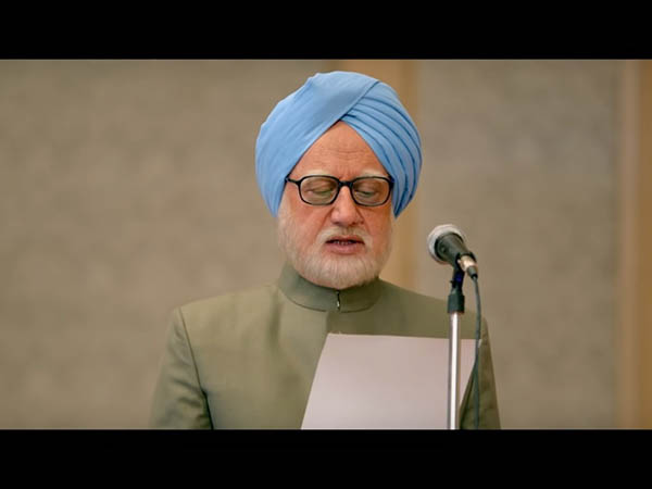 কে কোন ভূমিকায় রয়েছেন?
