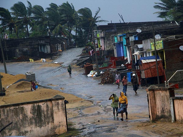 বৃষ্টি চলবে বিকেল পর্যন্ত