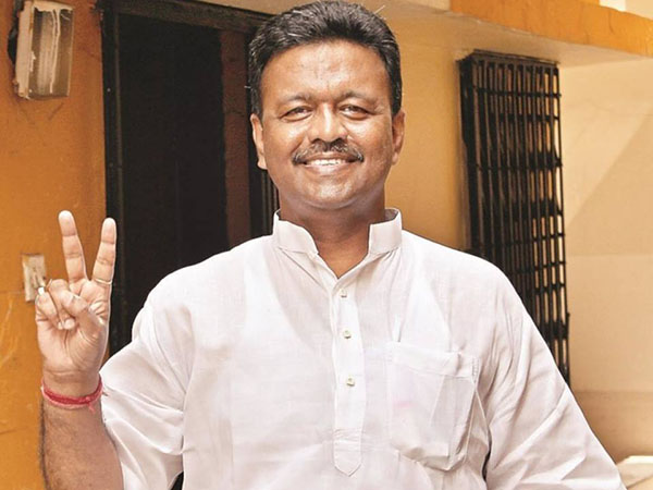 ১২১ বনাম ৫-এর লড়াইয়ে যা হওয়ার ছিল তাই হল, মেয়র নির্বাচত হলেন ফিরহাদ ১২১ বনাম ৫-এর লড়াইয়ে যা হওয়ার ছিল তাই হল, মেয়র নির্বাচত হলেন ফিরহাদ