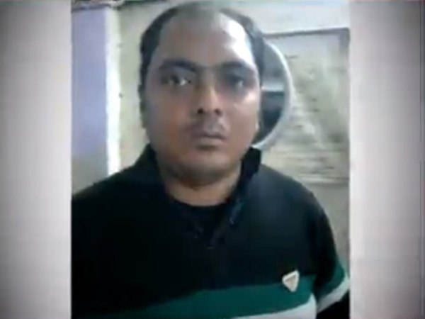 এটিএম হ্যাং করে অভিনব কায়দায় প্রতারণা! রাজ্য থেকে গ্রেফতার এক এটিএম হ্যাং করে অভিনব কায়দায় প্রতারণা! রাজ্য থেকে গ্রেফতার এক