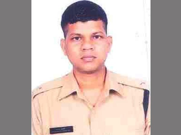 বুলন্দশহর সংঘর্ষে পুলিশ কর্মীর মৃত্যুর পর বড় পদক্ষেপ যোগী-প্রশাসনের বুলন্দশহর সংঘর্ষে পুলিশ কর্মীর মৃত্যুর পর বড় পদক্ষেপ যোগী-প্রশাসনের