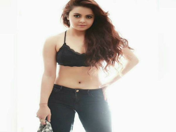 একডজনেরও বেশি মানুষকে জিজ্ঞাসাবাদ