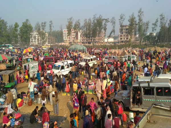 হোটেলগুলিও আলোকসজ্জায় সুসজ্জিত