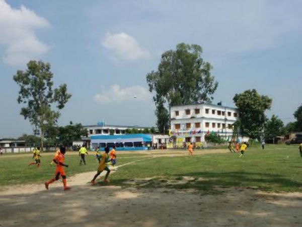 গুলিকাণ্ডে সিবিআই তো হল না! পরীক্ষার মধ্যেই দাড়িভিট স্কুলে ঝোলানো হল তালা গুলিকাণ্ডে সিবিআই তো হল না! পরীক্ষার মধ্যেই দাড়িভিট স্কুলে ঝোলানো হল তালা