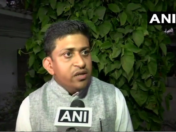 যুব নেতাকে বহিষ্কার কংগ্রেসের যুব নেতাকে বহিষ্কার কংগ্রেসের