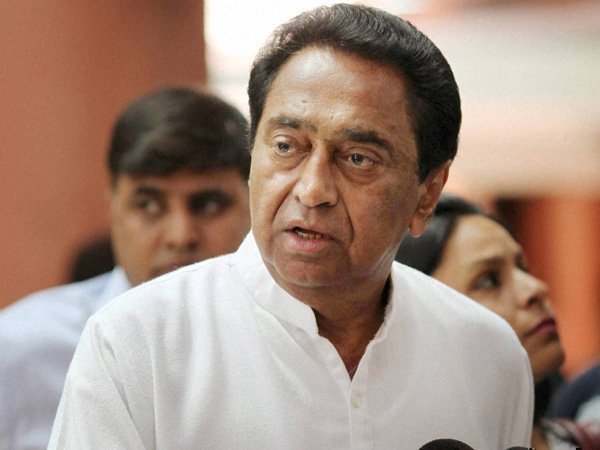 কে মুখ্যমন্ত্রী, পোস্টারে ইঙ্গিত