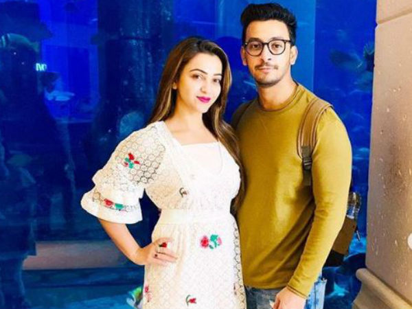 একান্তে কোথায় সময় কাটাচ্ছেন বনি-কৌশানী! টলিউডের হটশট কাপল-এর ছবি ট্রেন্ডিং-এ একান্তে কোথায় সময় কাটাচ্ছেন বনি-কৌশানী! টলিউডের হটশট কাপল-এর ছবি ট্রেন্ডিং-এ