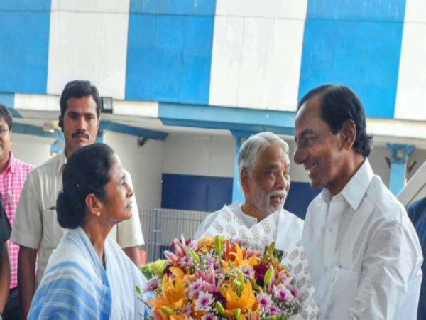 লোকসভায় বিকল্প জোট! বেসুরো বিজেডি, এই নেতা ঝুঁকলেন মমতার ফ্রন্টের দিকে লোকসভায় বিকল্প জোট! বেসুরো বিজেডি, এই নেতা ঝুঁকলেন মমতার ফ্রন্টের দিকে