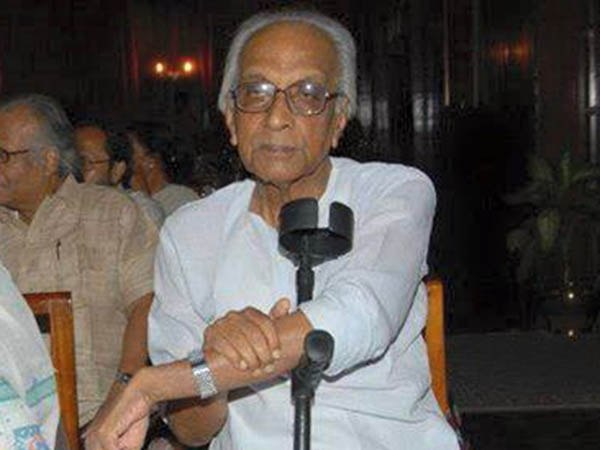 অসুস্থ অবস্থায় থাকতেন মেয়েদের কাছে