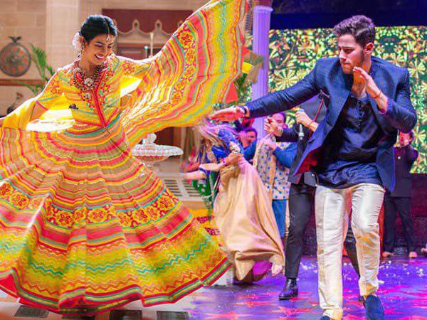 প্রিয়াঙ্কা-নিকের দিল্লির রিসেপশন ঘিরে সাজছে তাজ! আসরে কে আসতে চলেছেন জানেন প্রিয়াঙ্কা-নিকের দিল্লির রিসেপশন ঘিরে সাজছে তাজ! আসরে কে আসতে চলেছেন জানেন