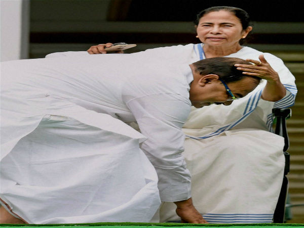 শোভনকে 'তিরস্কার' মমতার