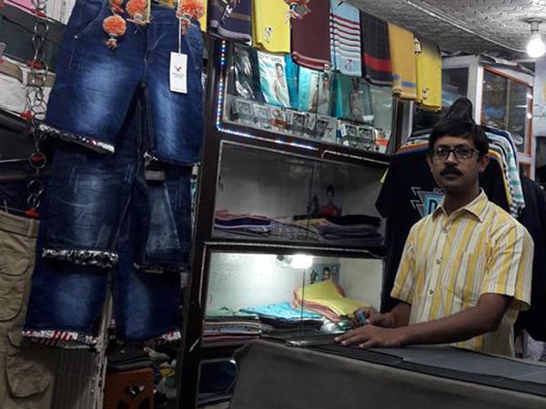 পোশাকশিল্পীদের ব্যস্ততা