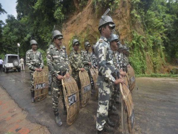 বিরোধিতায় বিভিন্ন রাজনৈতিক দল