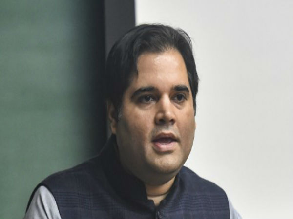 বাংলার প্রশংসায় বরুণ