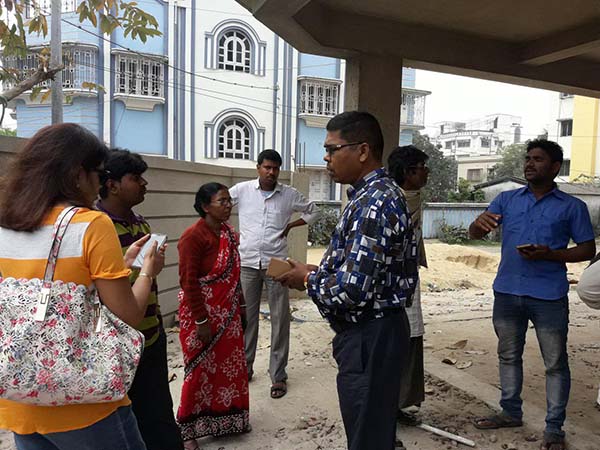 পিলারে চকের আকিবুঁকি, ব্যাগ-ভর্তি বই নিয়ে নিখোঁজ ১০ বছরের মেয়ে, পূর্বালোকে চাঞ্চল্য পিলারে চকের আকিবুঁকি, ব্যাগ-ভর্তি বই নিয়ে নিখোঁজ ১০ বছরের মেয়ে, পূর্বালোকে চাঞ্চল্য