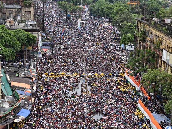 ৫ প্রাক্তন মুখ্যমন্ত্রী