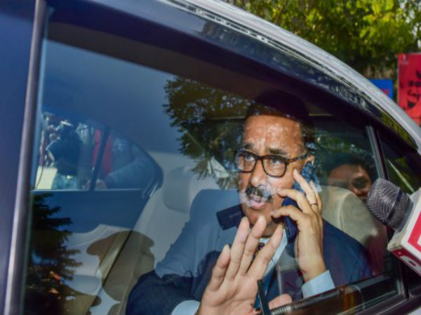 শেষ পর্যন্ত ঝুঁকল মোদী সরকার! অবসরের ১ দিন আগে অলোক বর্মাকে পাঠানো হল কাজে যোগদানের চিঠি শেষ পর্যন্ত ঝুঁকল মোদী সরকার! অবসরের ১ দিন আগে অলোক বর্মাকে পাঠানো হল কাজে যোগদানের চিঠি