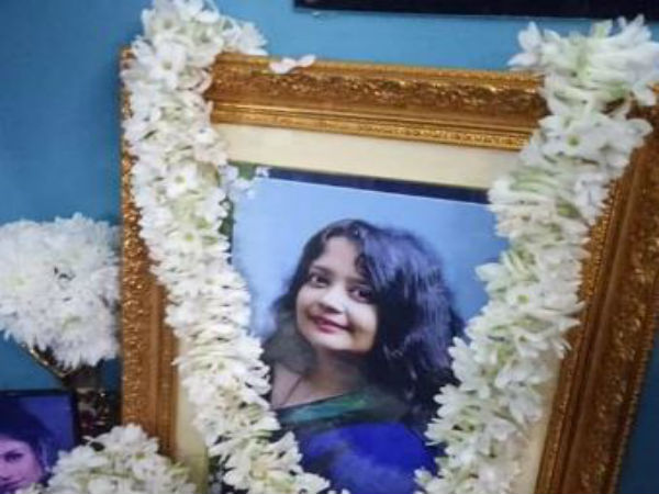 অর্পিতা চৌধুরীর প্রতি শ্রদ্ধা