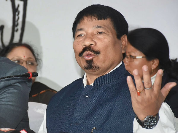 বিজেপির মাথায় বাড়ি মেরে এনডিএ জোট ছেড়ে বেরিয়ে গেল অগপ বিজেপির মাথায় বাড়ি মেরে এনডিএ জোট ছেড়ে বেরিয়ে গেল অগপ