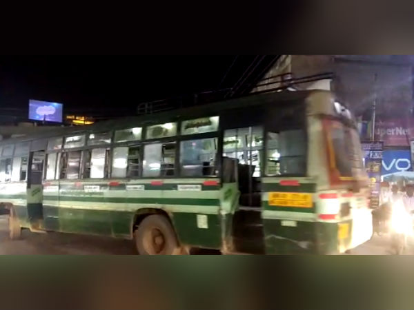 ফোন নম্বর চাই! চলন্ত বাসেই তরুণীকে যৌন নিগ্রহ, দিল্লির ছায়া কলকাতায় ফোন নম্বর চাই! চলন্ত বাসেই তরুণীকে যৌন নিগ্রহ, দিল্লির ছায়া কলকাতায়