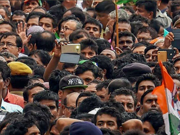 কলকাতায় উধাও যানবাহন, নেই গাড়ি রাখার জায়গাও কলকাতায় উধাও যানবাহন, নেই গাড়ি রাখার জায়গাও