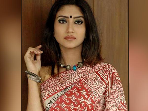পুলিশের লাঠিচার্জের কবলে অভিনেত্রী দেবলীনা! বিধাননগরে ঘটে গেল ধুন্ধুমার কাণ্ড পুলিশের লাঠিচার্জের কবলে অভিনেত্রী দেবলীনা! বিধাননগরে ঘটে গেল ধুন্ধুমার কাণ্ড