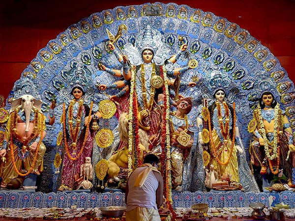 আয়কর দফতর সূত্রে ব্যাখ্যা