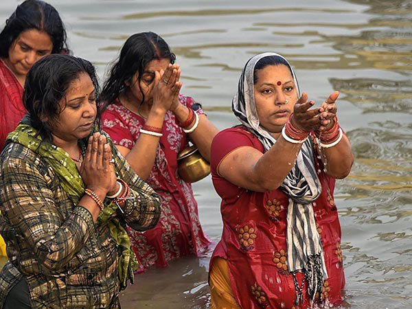 ছটা বাজতেই সাগরে ডুব