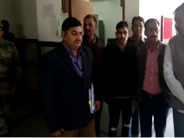 করাচি থেকে ভুয়ো অ্যাকাউন্ট