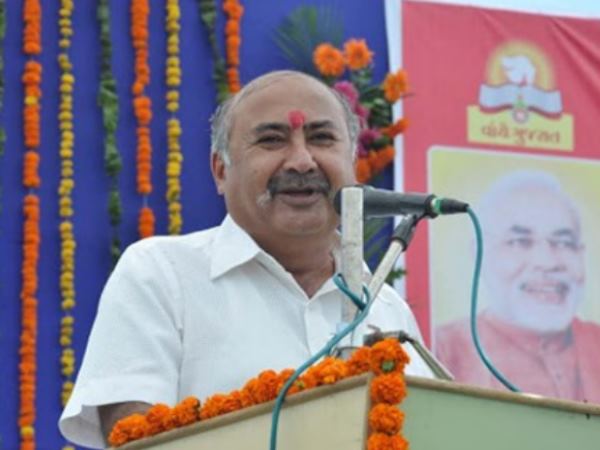 বিজেপি-র প্রাক্তন বিধায়ক খুন চলন্ত ট্রেনে, চাঞ্চল্য এলাকায় বিজেপি-র প্রাক্তন বিধায়ক খুন চলন্ত ট্রেনে, চাঞ্চল্য এলাকায়