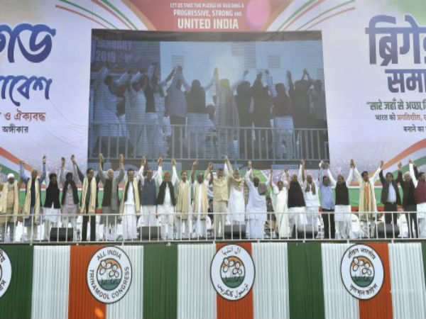 হিসেবের অনেক দূরে মায়াবতী, কেজরিওয়াল