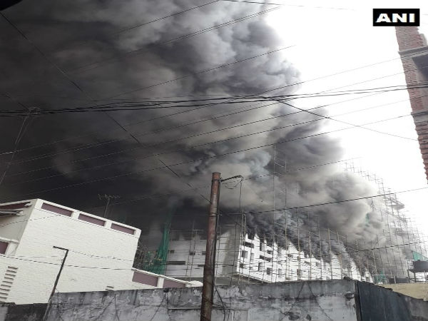 নাগপুরে বিধ্বংসী আগুন! উদ্ধার কাজে নামল সেনা নাগপুরে বিধ্বংসী আগুন! উদ্ধার কাজে নামল সেনা