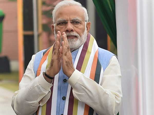 সবচেয়ে এগিয়ে মোদী