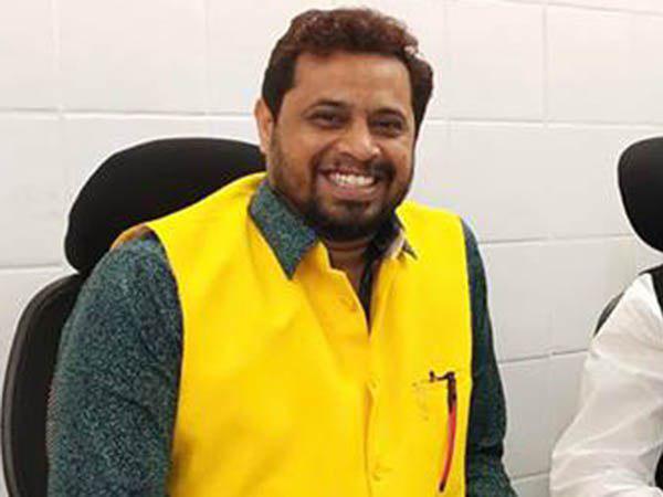 গুণ্ডাগিরি করছে পুলিস
