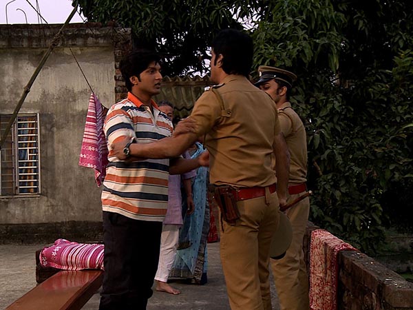 চাঞ্চল্যকর ঘটনা
